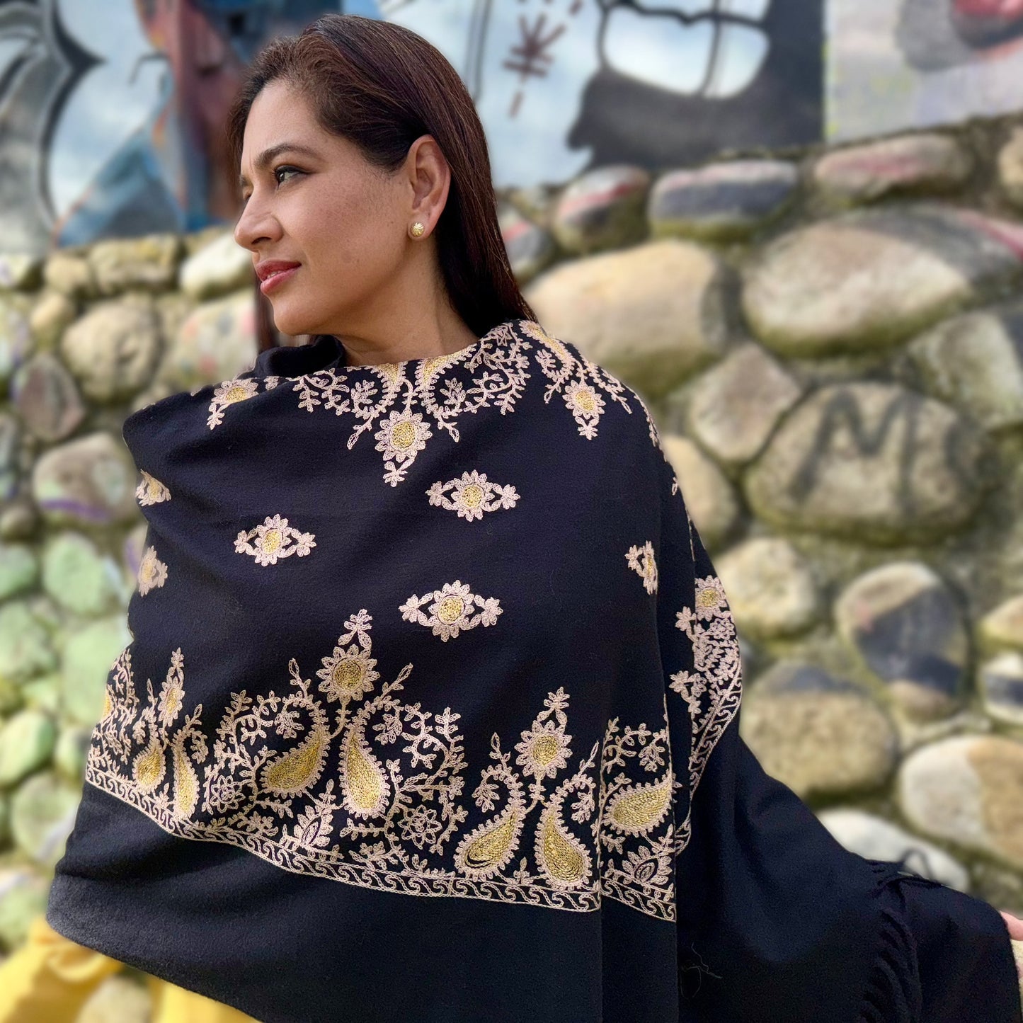 AURELIA Cashmere Shawl - Black