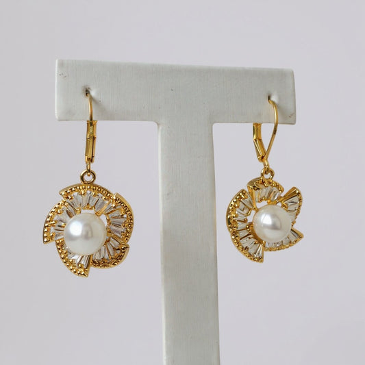 DESTELLO Pearl Earrings
