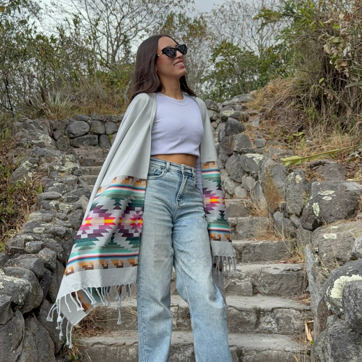 Mosaico Andino Cardigan Shawl - Grey