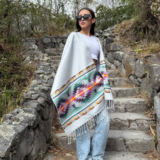 Mosaico Andino Cardigan Shawl - Grey