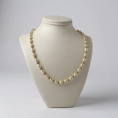 elegant pearl necklace handcrafted