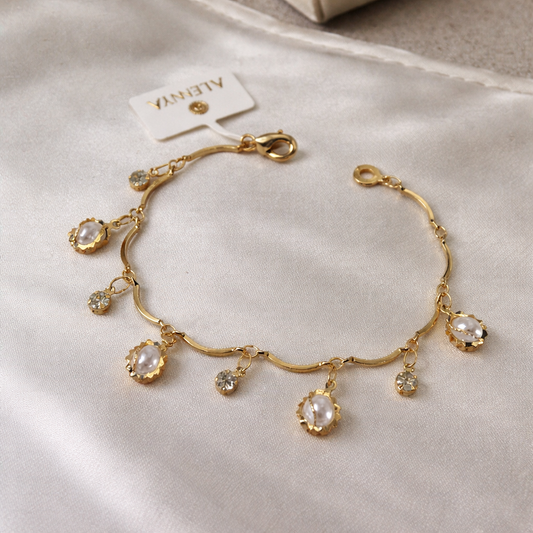 VALENCEE White Pearl Bracelet